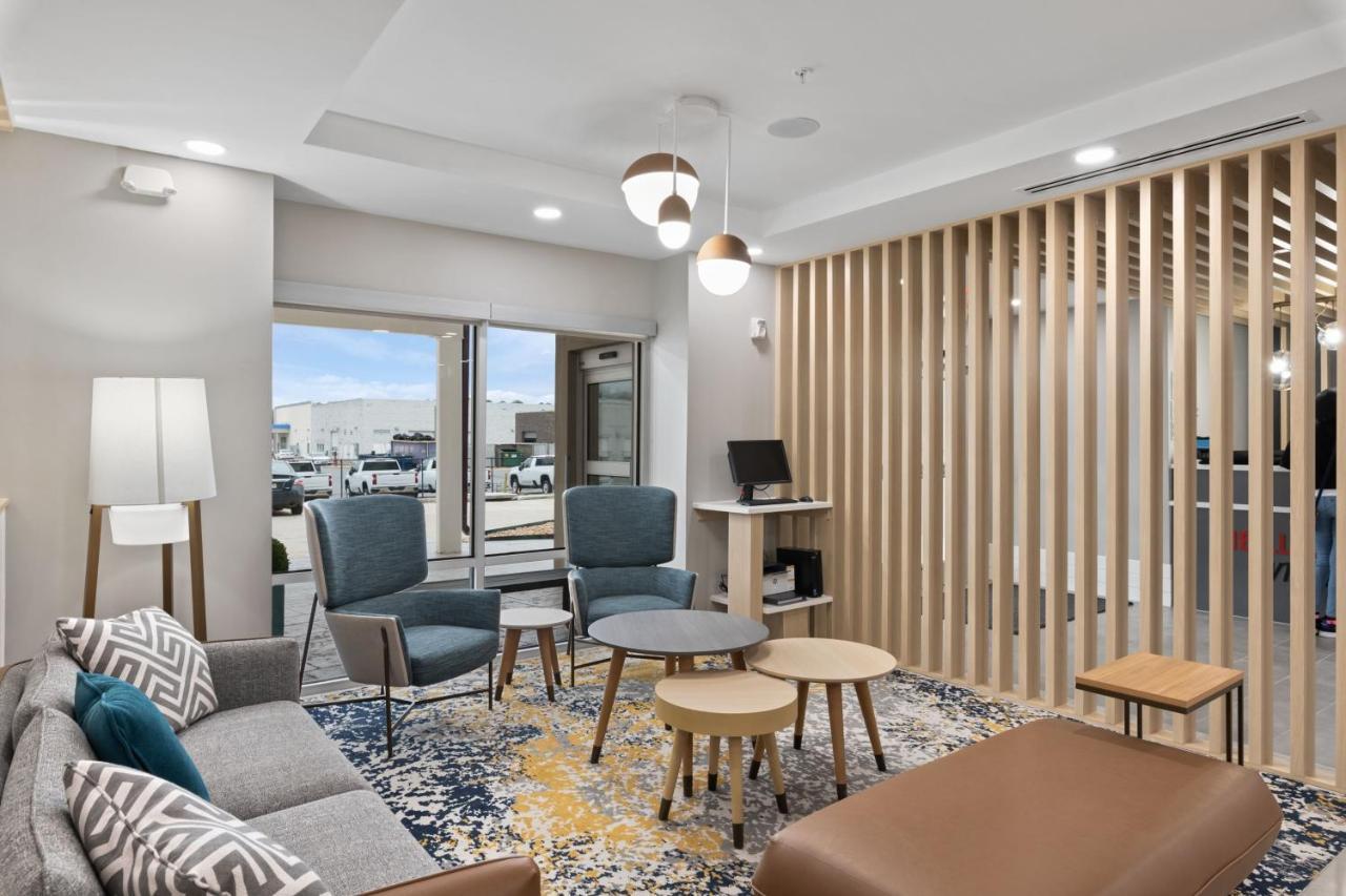 Towneplace Suites By Marriott White Hall Екстериор снимка