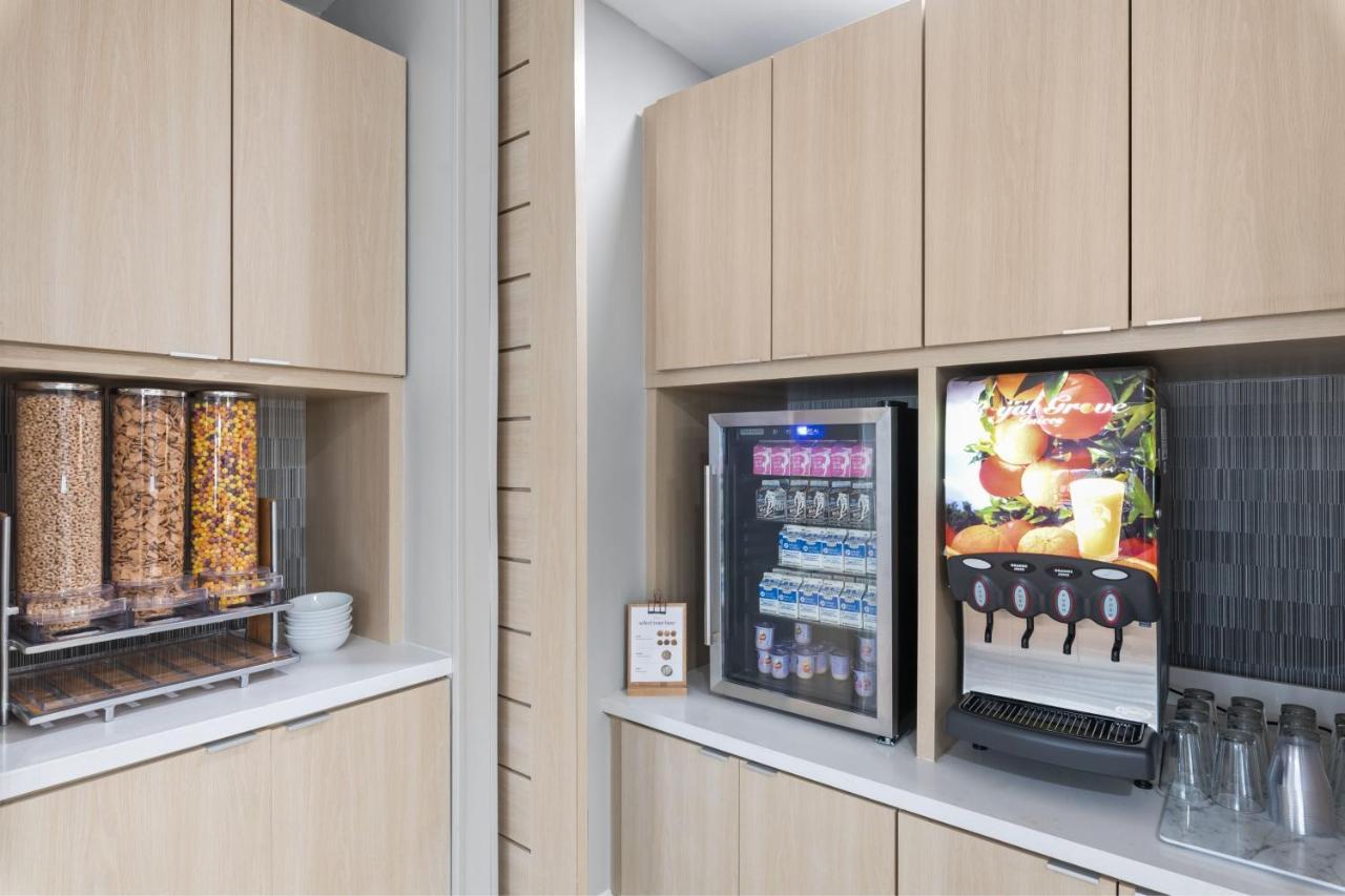 Towneplace Suites By Marriott White Hall Екстериор снимка