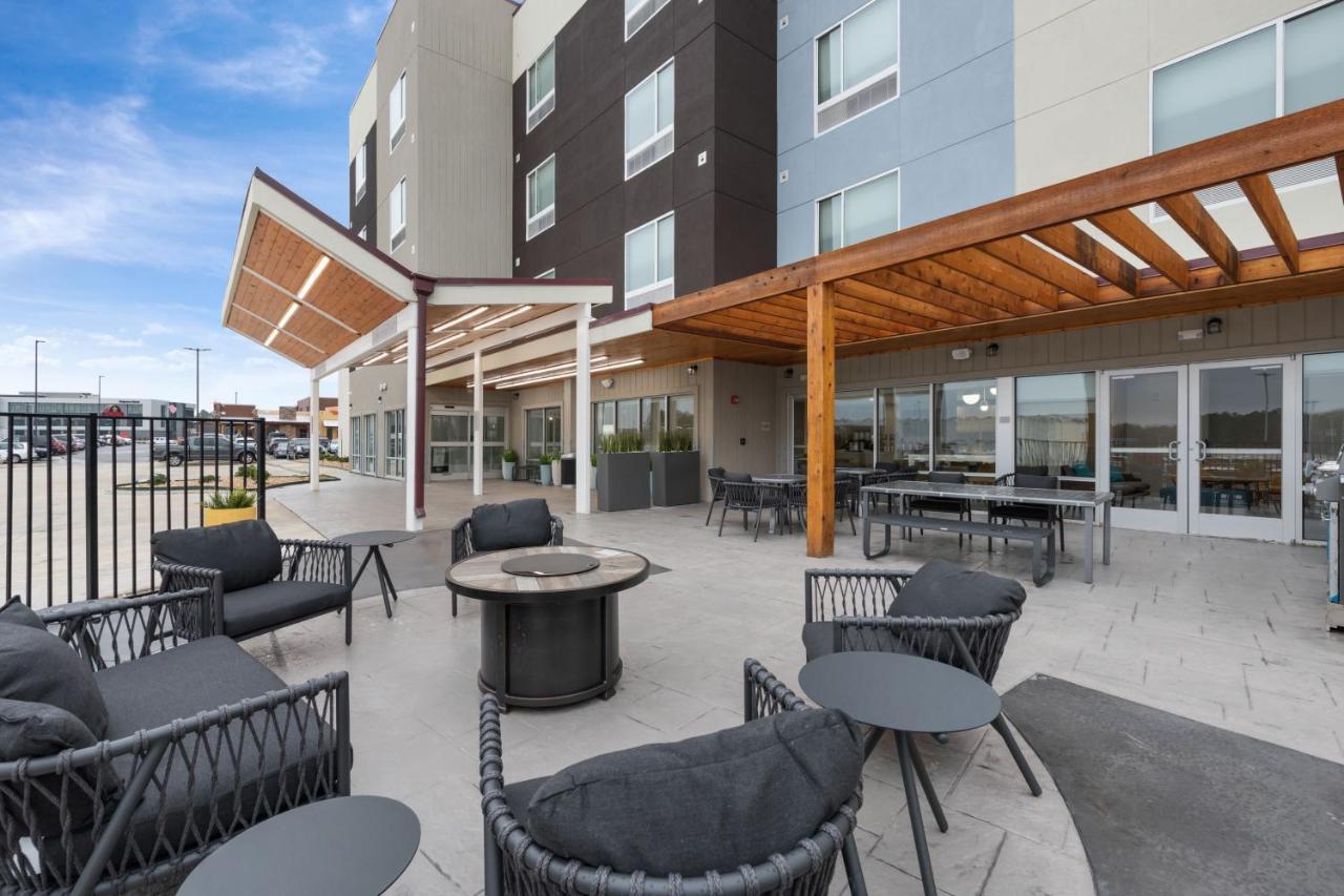 Towneplace Suites By Marriott White Hall Екстериор снимка